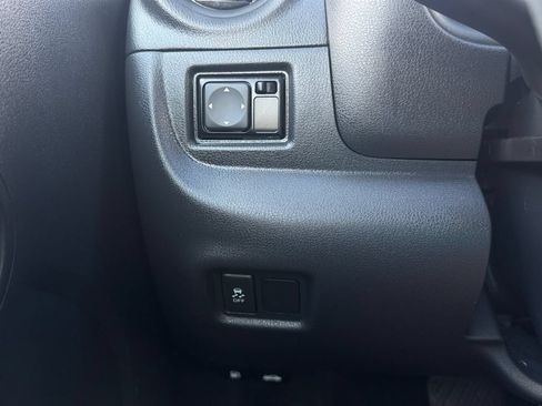 Used 2019 Nissan Versa S Plus FWD image 19