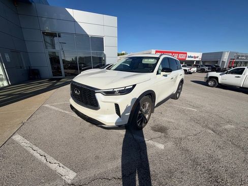 Used 2025 INFINITI QX60 Luxe image 2