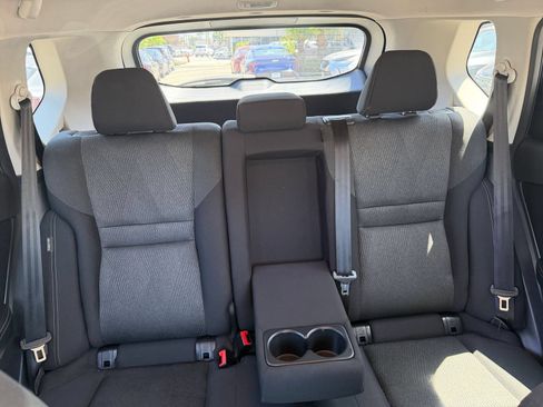 Used 2025 Nissan Rogue SV FWD image 40