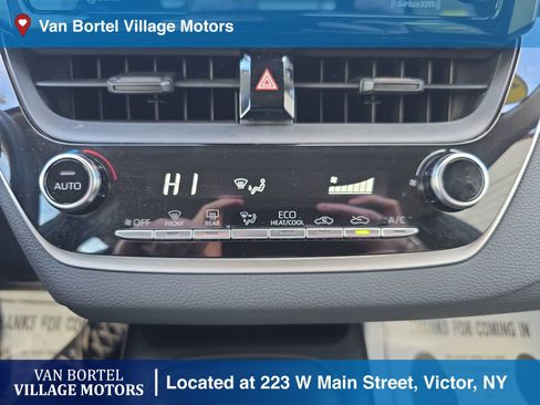 Used 2022 Toyota Corolla LE image 18