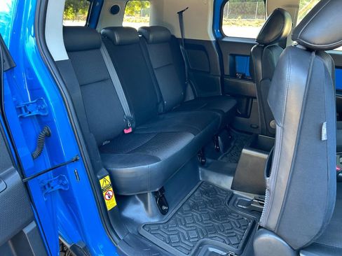 Used 2007 Toyota FJ Cruiser 4WD image 40