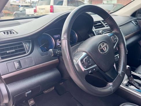 Used 2017 Toyota Camry XLE FWD image 15