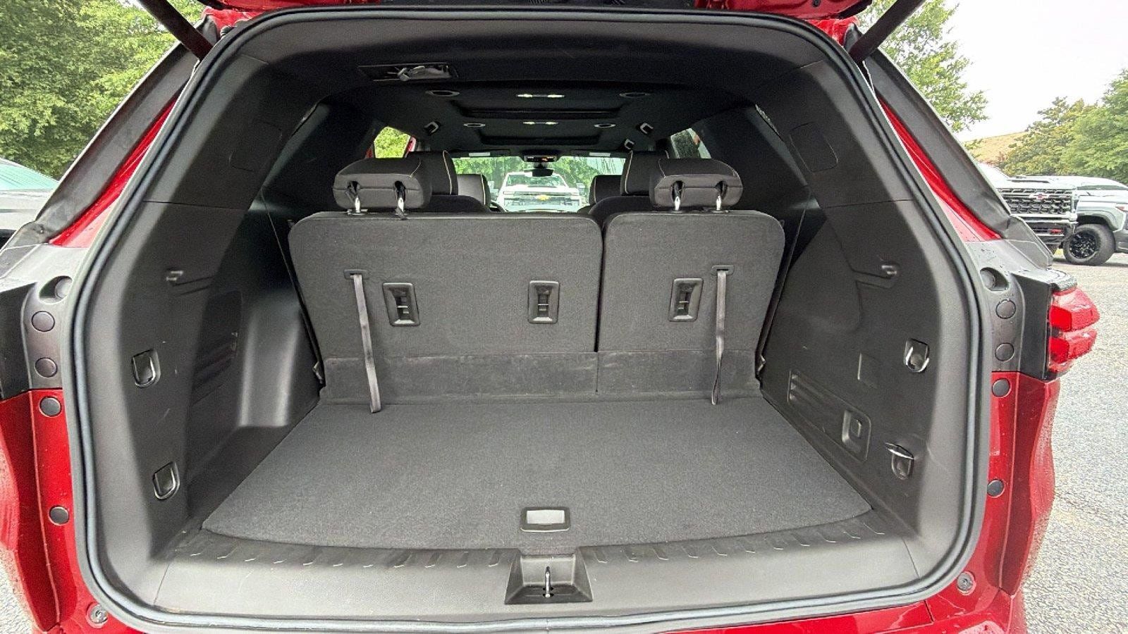 Used 2023 Chevrolet Traverse Premier FWD image 14