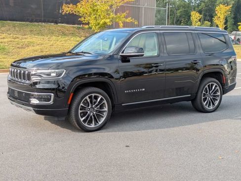 Used 2023 Jeep Wagoneer Series III w/ Premium Group I AWD/4WD image 8