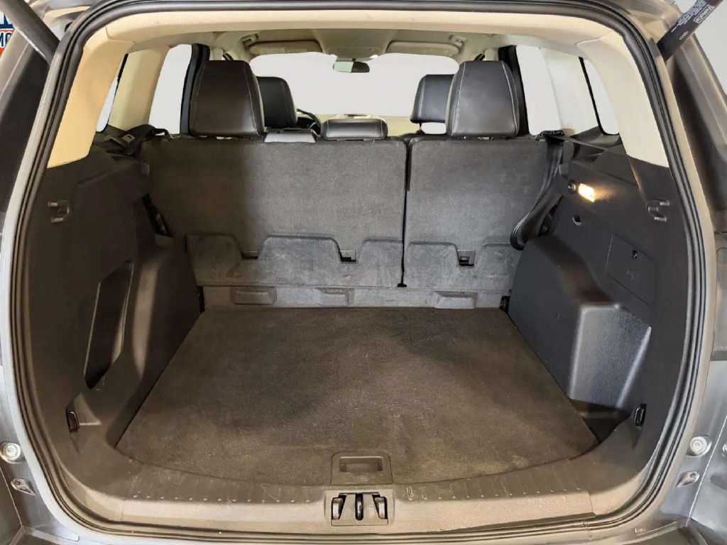 Used 2017 Ford Escape SE w/ SE Leather Comfort Package FWD image 29