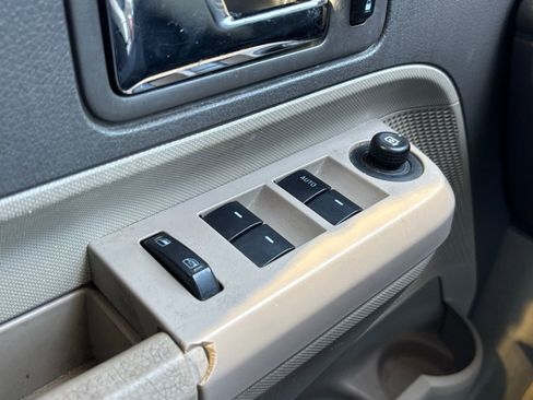 Used 2010 Ford Edge SEL image 6