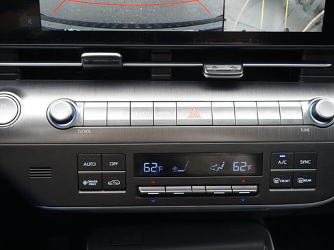 Certified 2024 Hyundai Kona Limited FWD image 28