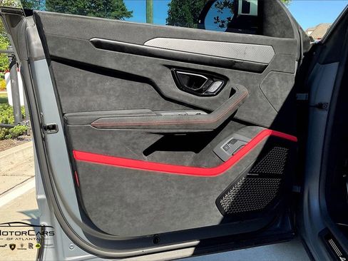 Used 2024 Lamborghini Urus Performante image 23