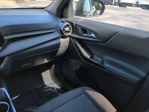 Used 2025 Chevrolet Equinox LT FWD image 16