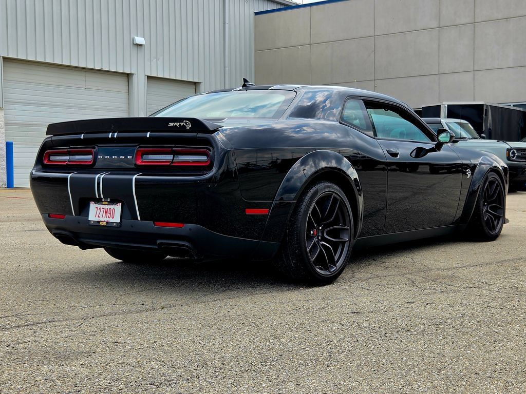 Used 2018 Dodge Challenger SRT Hellcat RWD image 5