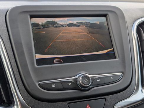 Used 2021 Chevrolet Equinox LS w/ LS Convenience Package image 16