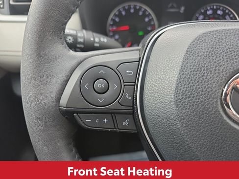 Used 2021 Toyota RAV4 XLE Premium image 26