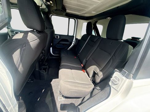 Used 2022 Jeep Wrangler Unlimited Sahara w/ LED Lighting Group image 27