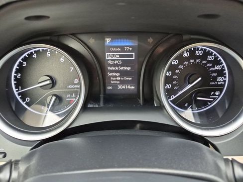 Used 2018 Toyota Camry LE FWD image 14