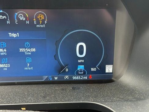 Used 2024 Ford Expedition Platinum image 13