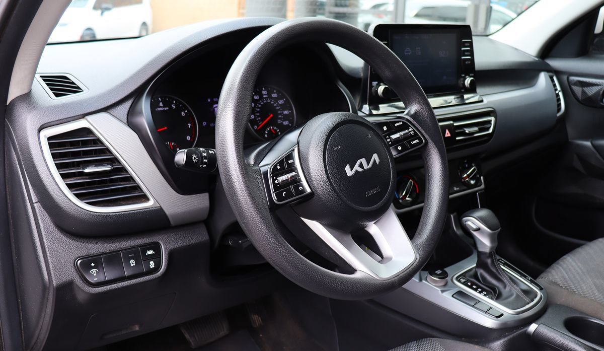 Used 2023 Kia Seltos LX AWD/4WD image 39