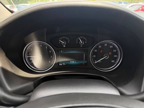 Used 2019 Buick Enclave Premium w/ Experience Buick Package FWD image 35