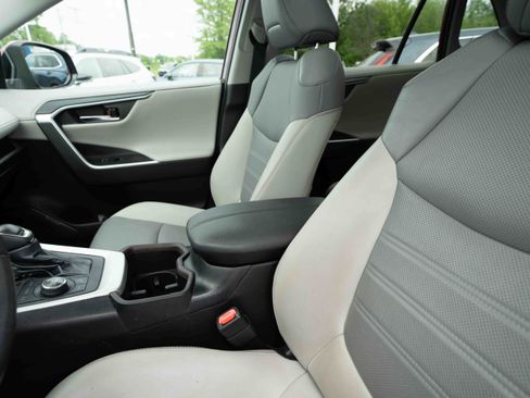 Used 2022 Toyota RAV4 Limited w/ Limited Grade Weather Package AWD/4WD image 10