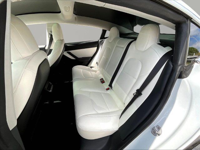 Used 2020 Tesla Model 3 Standard Range Plus RWD image 22