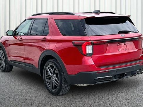 Used 2025 Ford Explorer ST-Line w/ ST-Line Street Pack AWD/4WD image 10