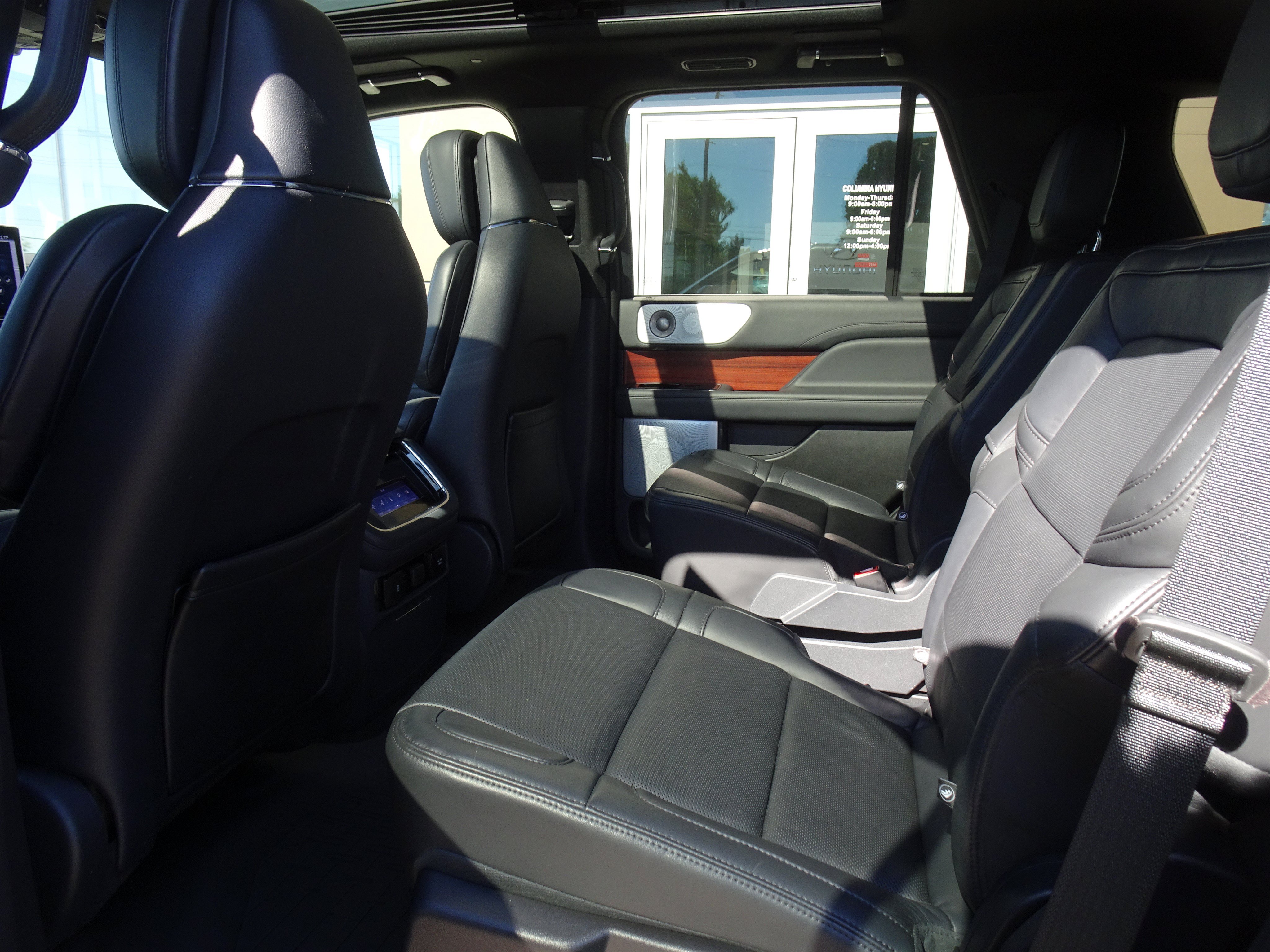 Used 2024 Lincoln Navigator Reserve AWD/4WD image 17