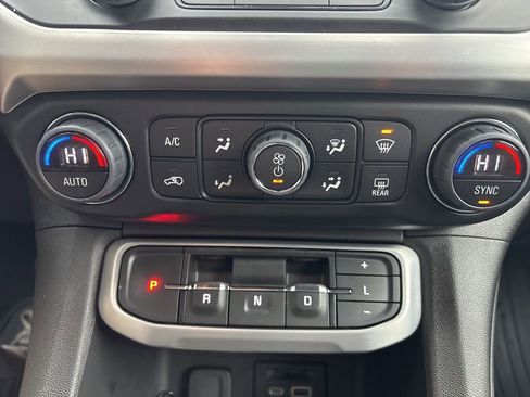 Certified 2023 GMC Acadia SLE w/ Driver Convenience Package image 32