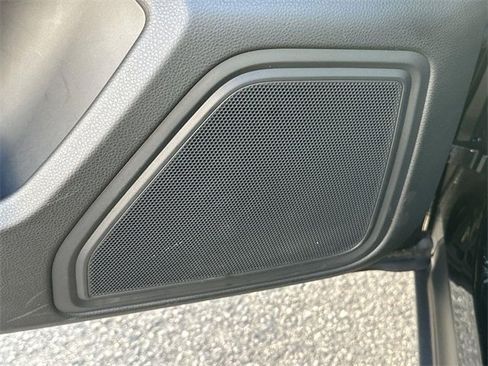 Used 2024 Porsche Macan image 24