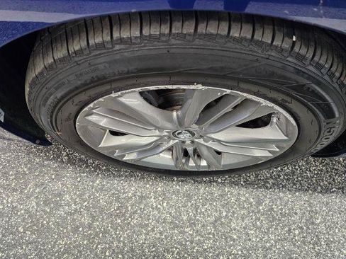 Used 2015 Toyota Camry SE FWD image 39