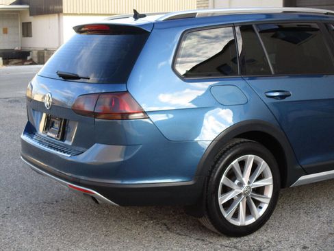 Used 2017 Volkswagen Golf Alltrack SE image 37