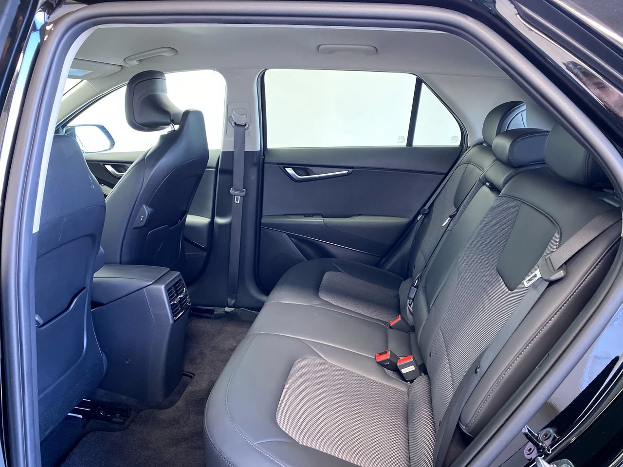 Certified 2024 Kia Niro Wind FWD image 32