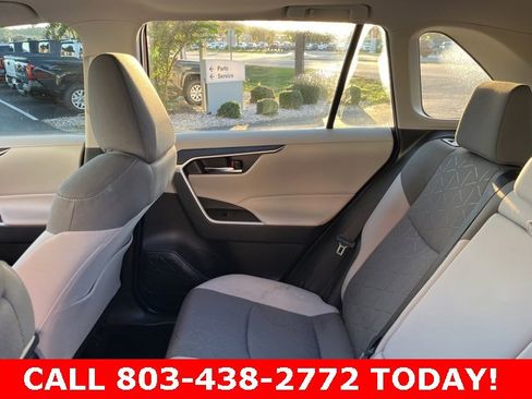Used 2022 Toyota RAV4 XLE image 15