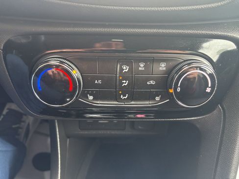 Used 2020 Buick Encore GX Preferred w/ Cold Weather Comfort Package image 20