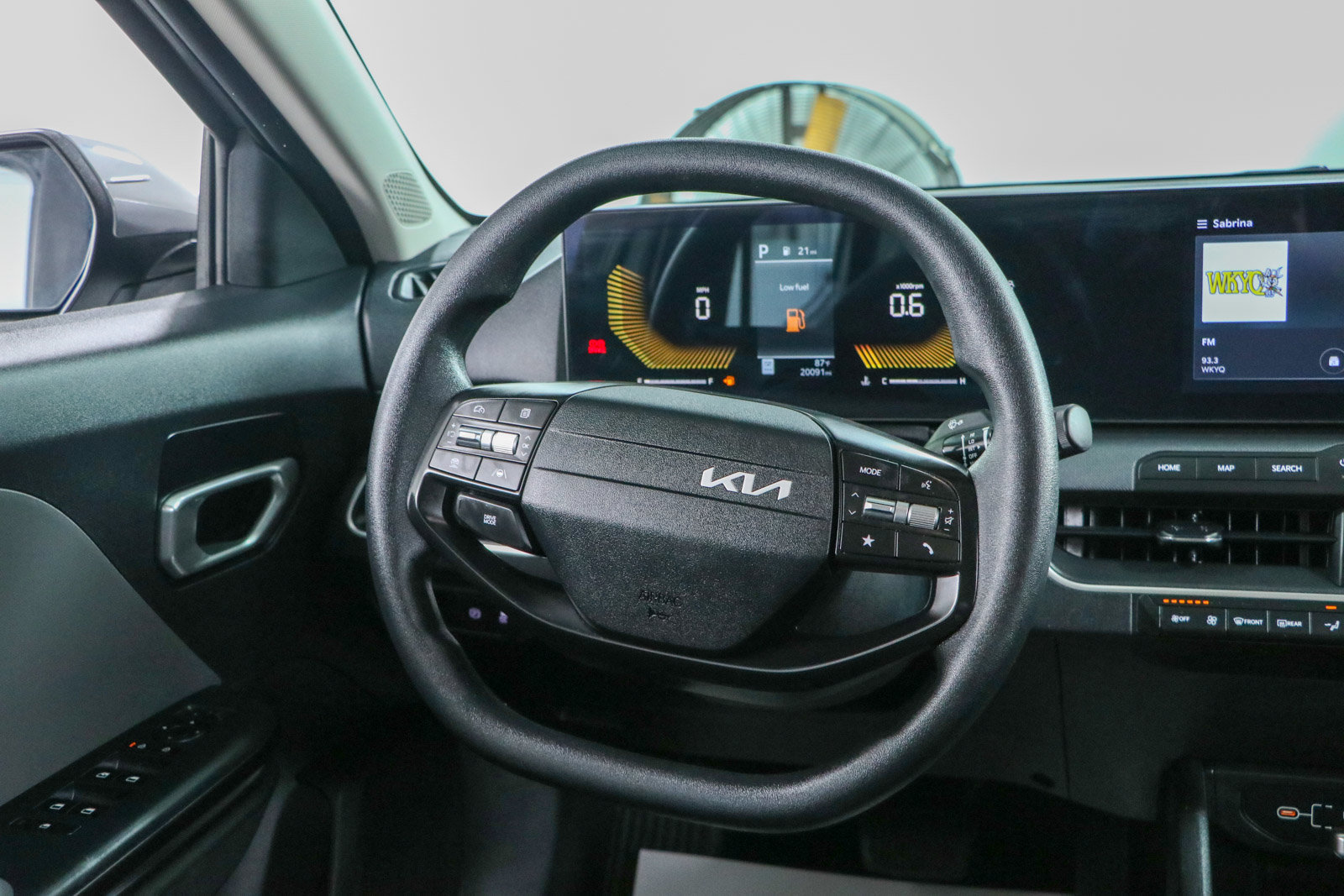Used 2025 Kia K4 FWD image 12