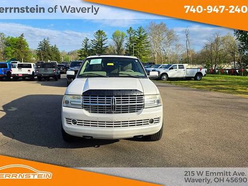 Used 2010 Lincoln Navigator L 4WD image 3