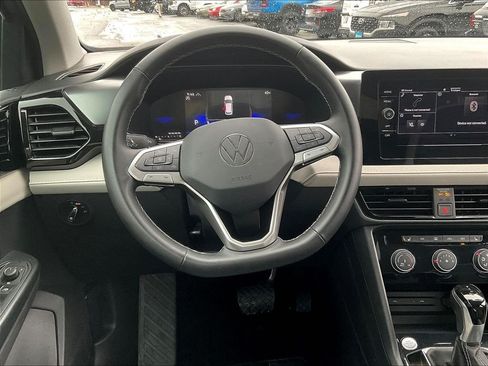 Used 2025 Volkswagen Taos S AWD/4WD image 17