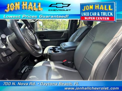 Used 2023 RAM 3500 Tradesman w/ Chrome Appearance Group AWD/4WD image 17