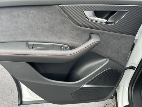 New 2026 Audi SQ8 Prestige image 17