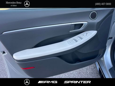 Used 2025 Hyundai Sonata SEL FWD image 11