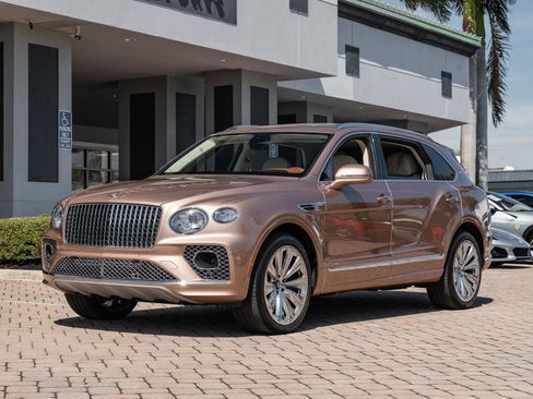 Used 2023 Bentley Bentayga Extended Wheelbase image 17