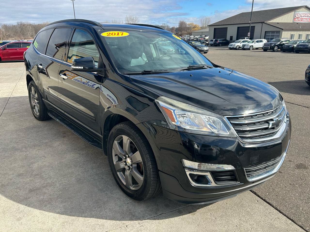 Used 2017 Chevrolet Traverse LT FWD image 3