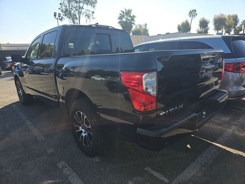 Used 2023 Nissan Titan SV image 4