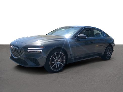 Used 2025 Genesis G70 2.5T image 7