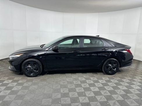 Used 2023 Hyundai Elantra SEL image 6