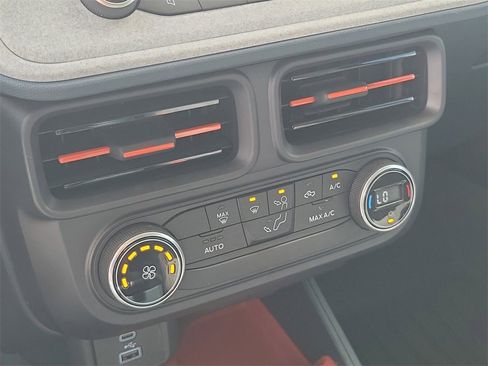 Used 2022 Ford Maverick XLT image 17