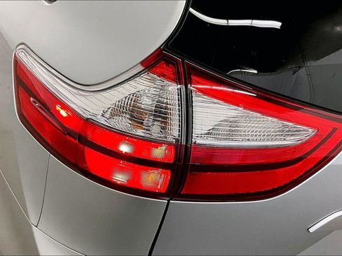 Used 2019 Toyota Sienna XLE w/ XLE Navigation Package image 23