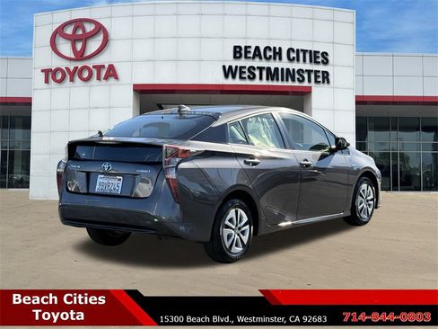 Used 2016 Toyota Prius Three image 11