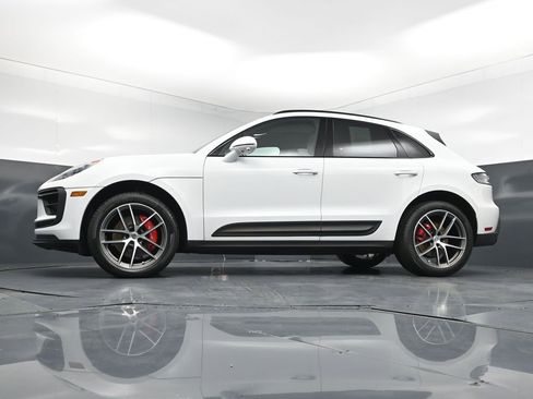 Certified 2023 Porsche Macan S AWD/4WD image 21