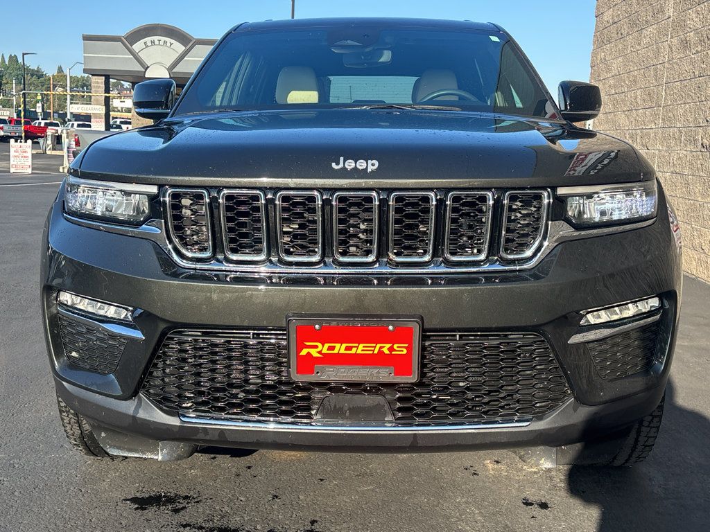 Used 2024 Jeep Grand Cherokee Limited w/ Trailer Tow Package AWD/4WD image 2