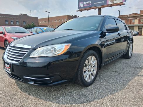 Used 2014 Chrysler 200 LX FWD image 2