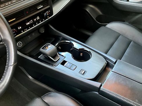 Used 2023 Nissan Rogue SV w/ SV Premium B Package image 16